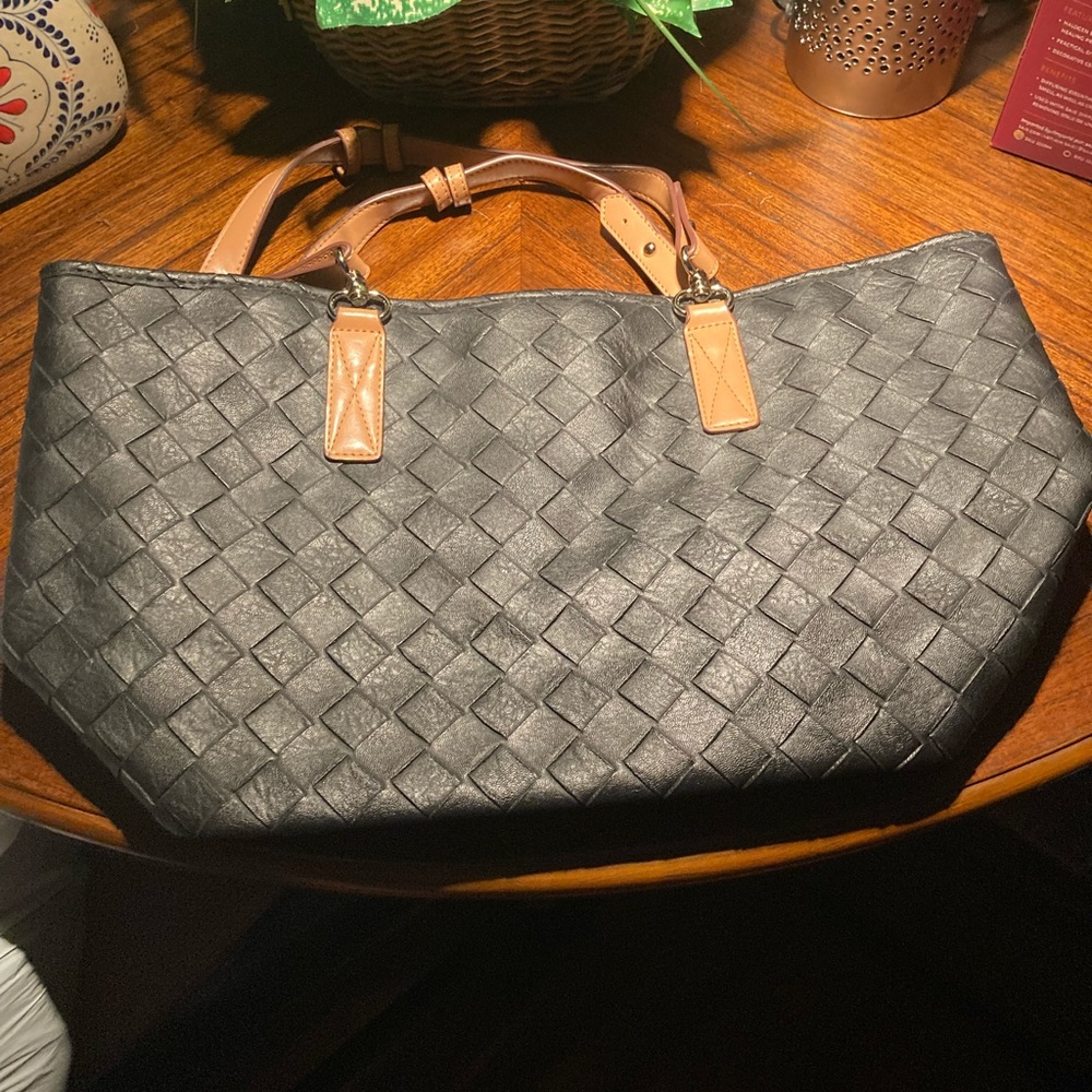 Nautica Black Ladies Satchel/Tote Faux Leather Bag. Lots of storage!   10”x18”.